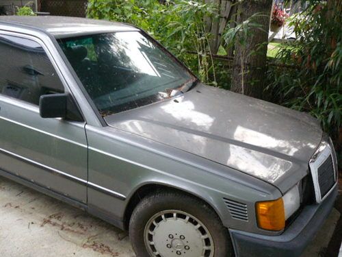 MERCEDES BENZ 2.5 TURBO DIESEL RARE CAR 190D NO RESERVE, image 4