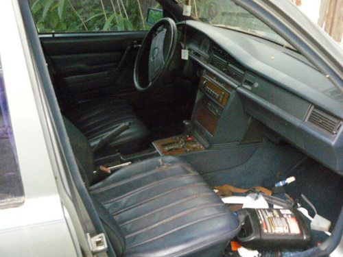 MERCEDES BENZ 2.5 TURBO DIESEL RARE CAR 190D NO RESERVE, image 7