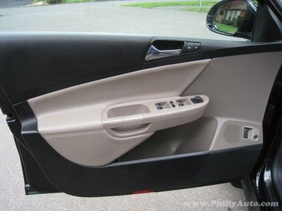 NO RESERVE! CLEAN CARFAX! NAVIGATION! BLUETOOTH! LEATHER! SUNROOF! TIPTRONIC! VW, image 31