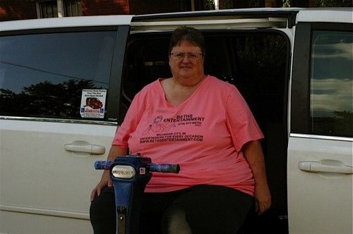Braun entervan handicap hydraulic ramp mini-van
