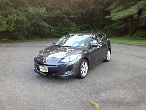 2011 mazda 3 great condition!