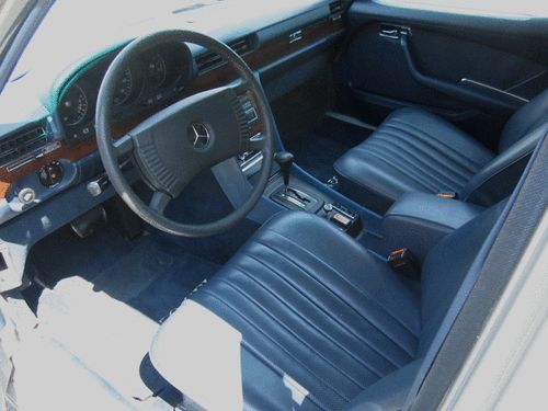 Beautiful Silver 1976 Mercedes-Benz 450 SEL Low Mileage Executive Trim Low Rsrv, image 13