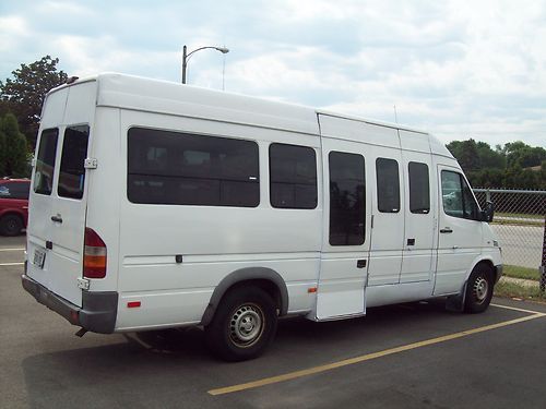 2003 dodge sprinter 2500 2.7l passenger van with wheelchaiir lift