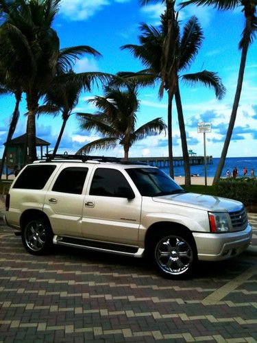 Cadillac escalade 2003 pearl white 3rd row fully loaded 22" wheels bike rack