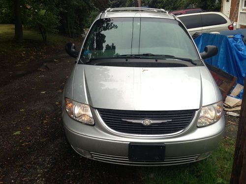 2002 chrysler town &amp; country limited mini passenger van 4-door 3.8l