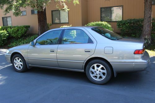 1998 Toyota Camry LE Sedan 4-Door 3.0L, image 4