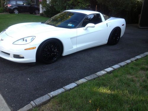 2006 corvette auto white black interior mint condition garage keep adult driven