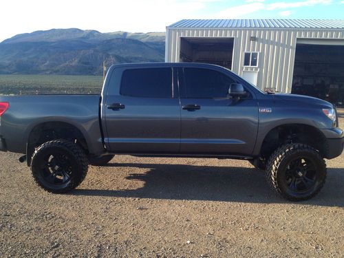 2008 toyota tundra 8" lift