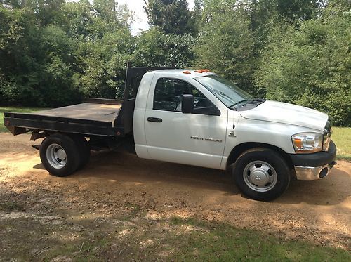 2006 dodge ram 3500 cummins diesel flat bed duallie. ready to work today!