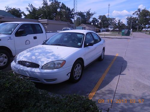 2004 ford taurus