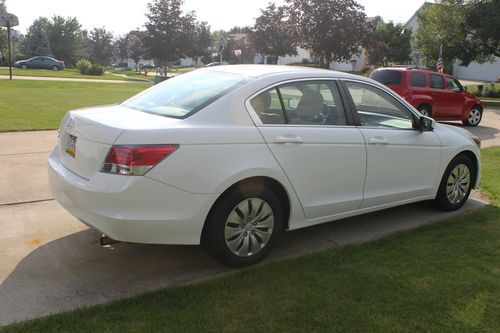 2008 Honda Accord 4dr, image 2