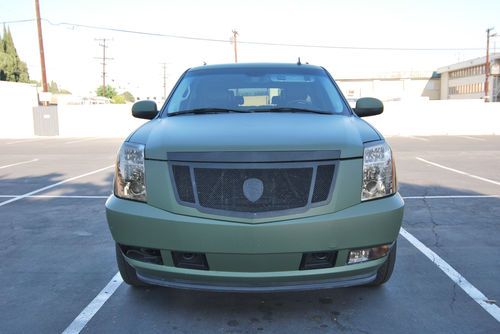 Escalade awd esv 6.2l sunroof rear camera navigation dvds heated/cooled seats