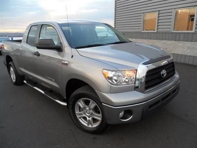 One owner sr5, double cab, low miles, clean truck, 4wd
