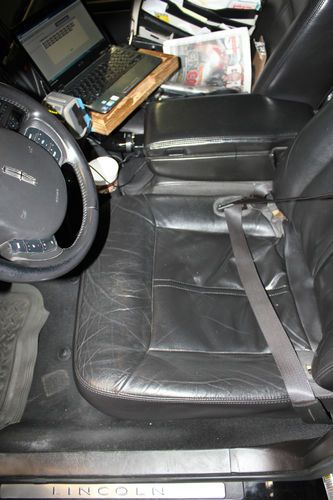 2011 Lincoln Town Car Black Executive Stretch Limousine 100