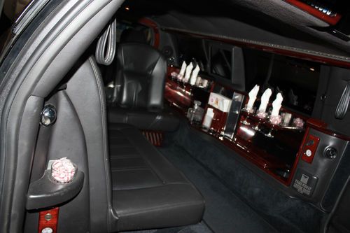 2011 Lincoln Town Car Black Executive Stretch Limousine 100