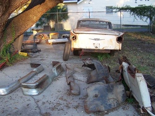 1957 Ford Skyliner Clean title, image 3