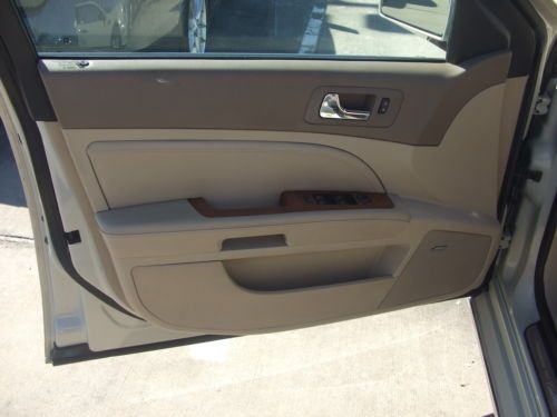 STS LEATHER MOONROOF NAVI BACK UP SENSORS HEATED SEATS, image 50