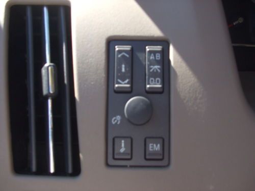 STS LEATHER MOONROOF NAVI BACK UP SENSORS HEATED SEATS, image 67