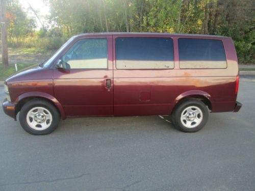 2003 chevrolet astro van--3rd row seat--only 84k miles