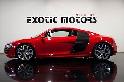 2011 r8 v10 502 miles! red/beige like new! $139,888!