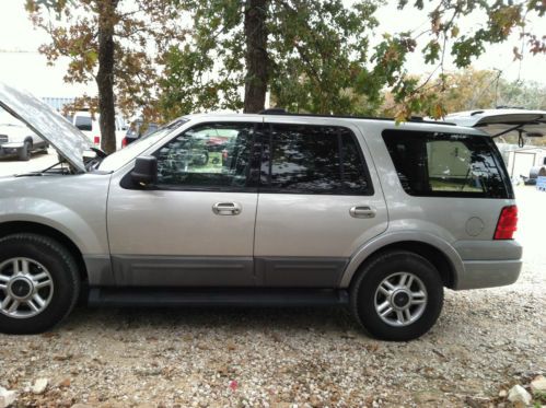 2003 ford expedition 1/2 ton v8 utility 4d xlt 2wd