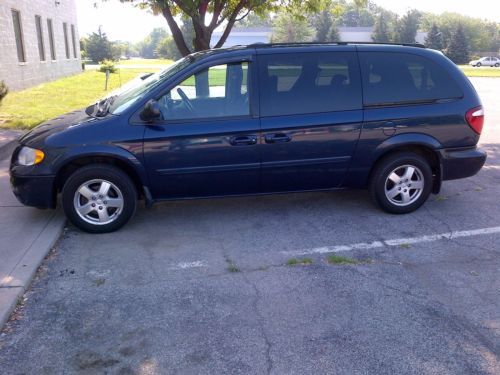 2005 dodge grand caravan sxt mini passenger van 4-door 3.8l