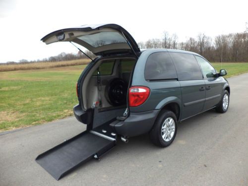 2006 dodge caravan wheelchair/handicap ramp van rear entry conversion