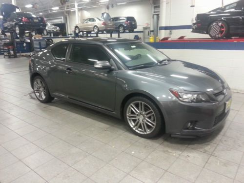 Loaded and clean 2011 scion tc w/ 6 speed!!