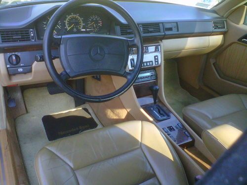 Mercedes-benz 300ce 1990 strong excellent car !!!