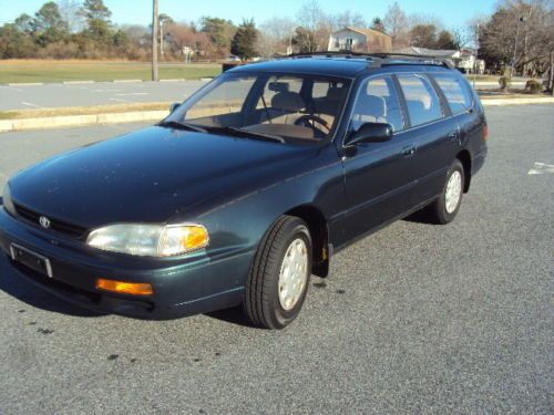 One owner 1995 toyota camry le wagon 4-door 2.2l 3rd seat runs 100% no reserve