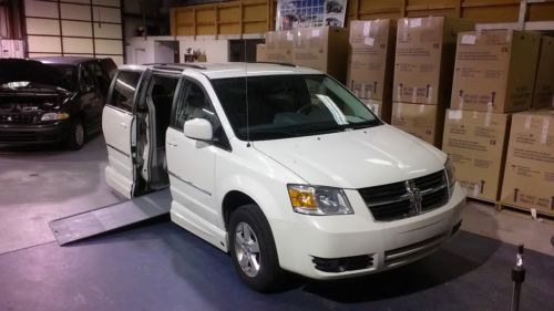 2010 dodge grand caravan sxt vmi lowered floor wheelchair van