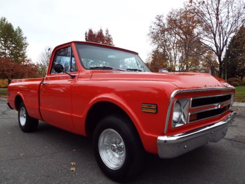 Beautiful restored chevy c10 short wide box hotrod pickup 350 v8 p/s, p/b nice !