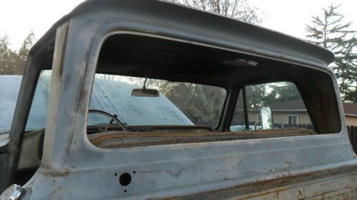 1965 chevy c10  factory air, big back window long bed fleet side