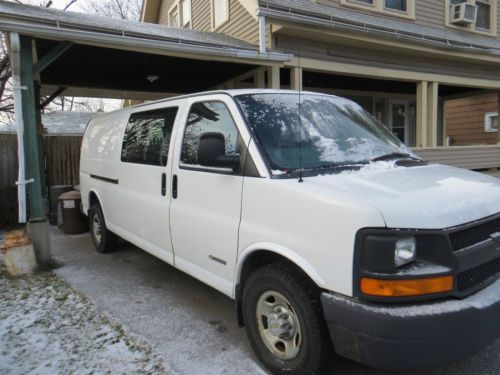 2004 chevy express 3500 extended cargo van / one ton work van 6.0l v8 auto