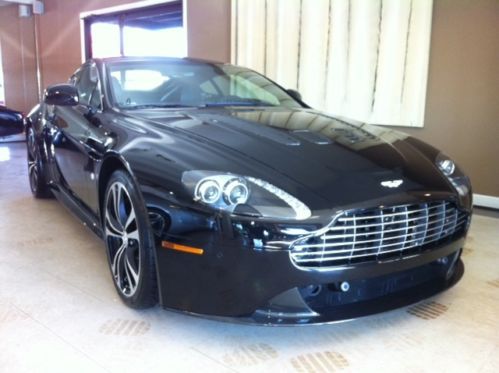 Aston martin v12 vantage  dbs-carbon black edition, 2011