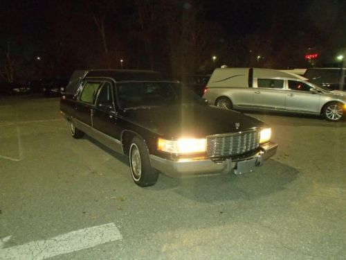 1996 Cadillac Fleetwood Hearse Black only 39k miles Priced To Sell, image 3