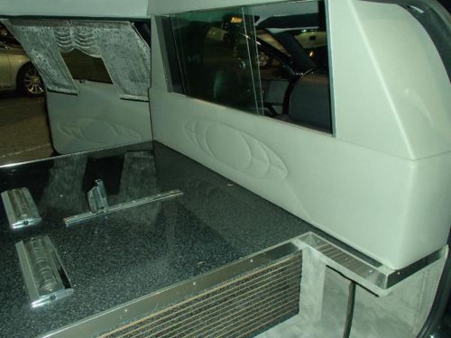 1996 Cadillac Fleetwood Hearse Black only 39k miles Priced To Sell, image 15