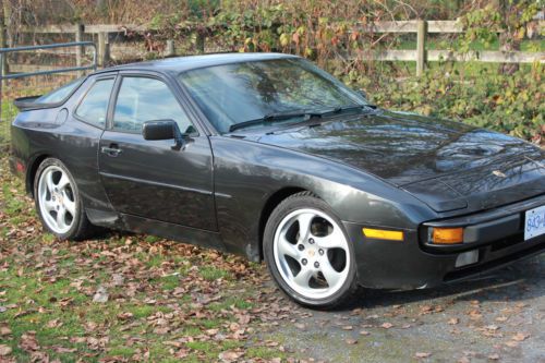 Porsche 944s 16v black on black, 17&#034; wheels, canadian car