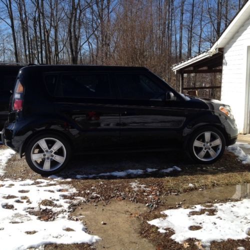 2010 kia soul exclaim hatchback 4-door 2.0l