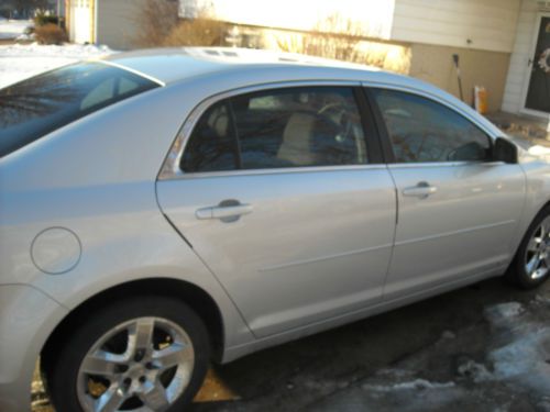 2009 Chevrolet Malibu LS, image 2