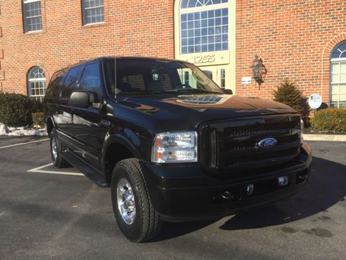 2005 ford excursion limited 120k, leather, dvd, impeccable condition, no rust!