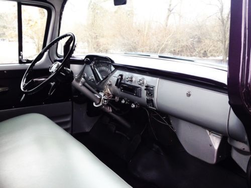 1956 CHEVROLET 3100  PICKUP TRUCK RESTORED, image 3