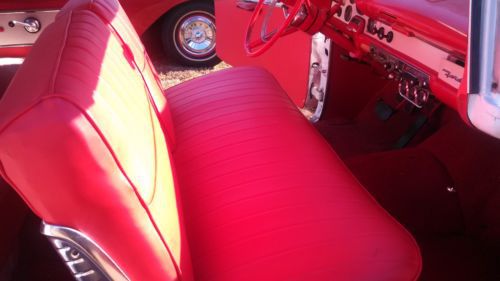 Ford Victoria, image 2