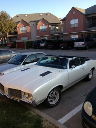 Pearl white convertible 1971 cutlass