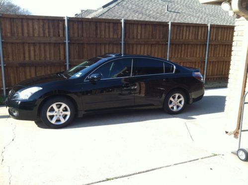 Loaded 2009 nissan altima 2.5 sl!!  only 30,000 miles!!