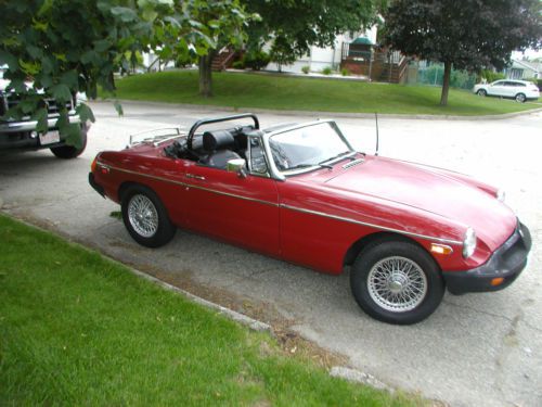 1976 mgb red