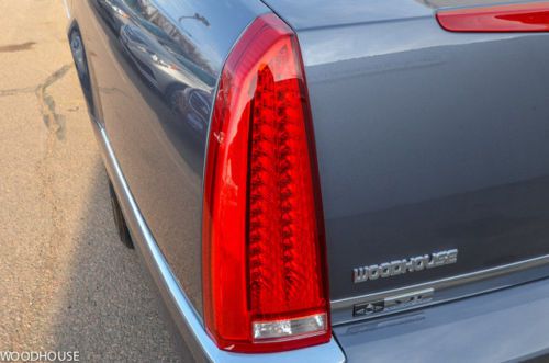 front wheel drive V8 leather, image 16