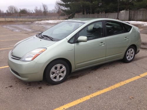 2007 toyota prius base hatchback 4-door 1.5l