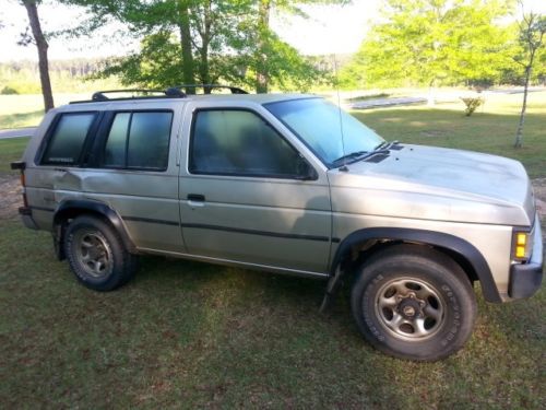 1995 4 x 4 nissan pathfinder