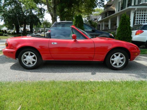 1991 mazda miata conv. 5 speed , very clean, 155k miles, new battery, new tires